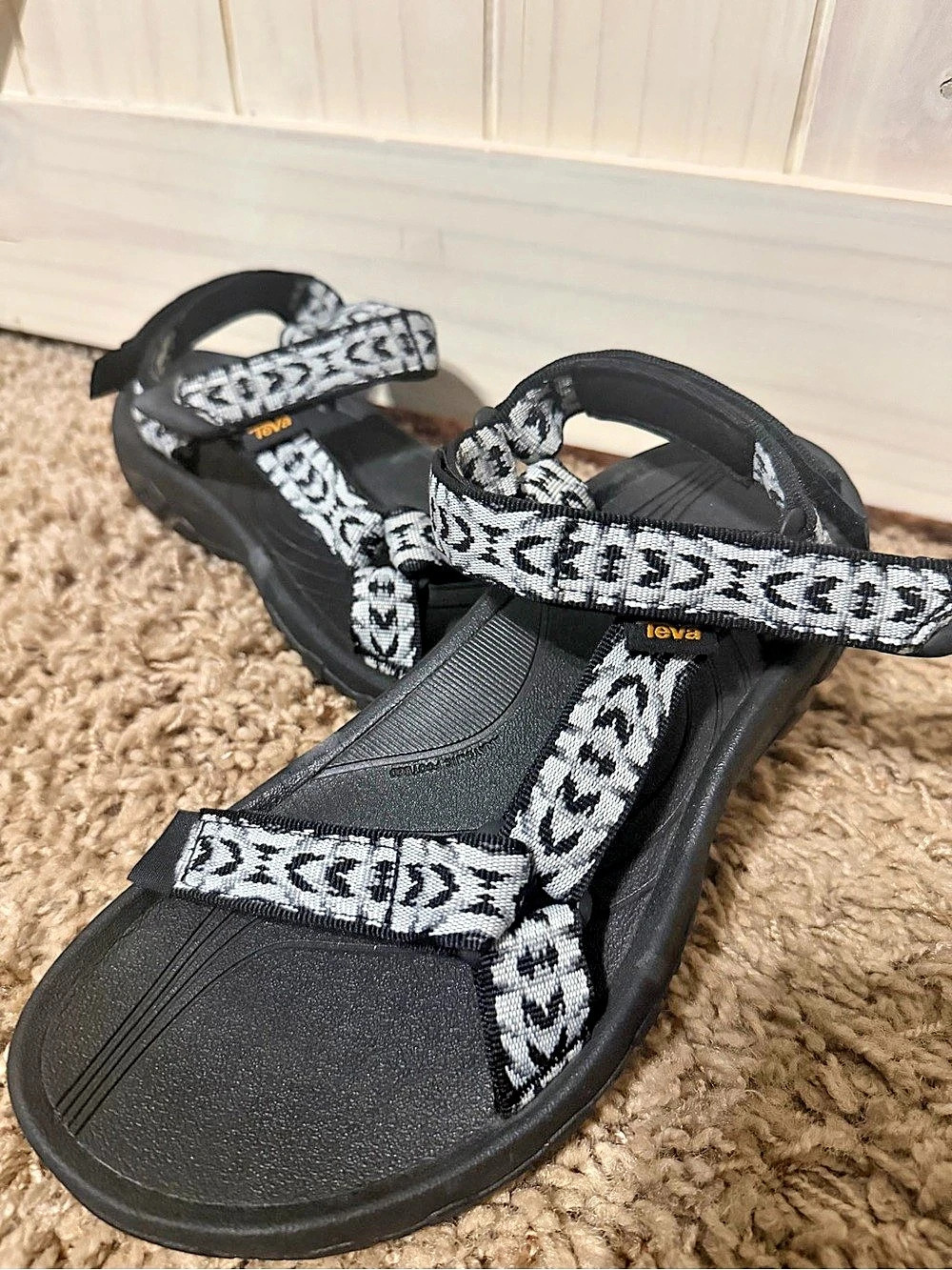 Teva Hurricane 4 Sport Sandals Women's Black & Gray US 8